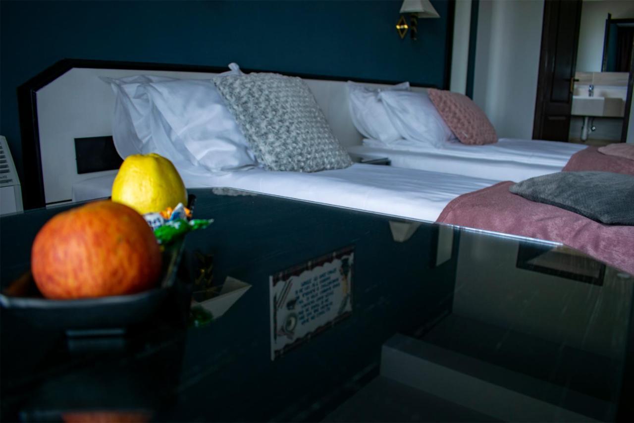 Hotel La Conacul Vesel à Săpînţa Extérieur photo