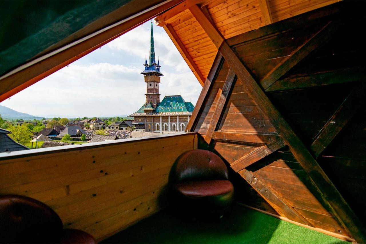 Hotel La Conacul Vesel à Săpînţa Extérieur photo