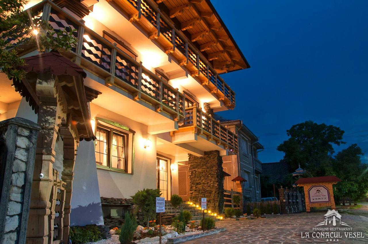 Hotel La Conacul Vesel à Săpînţa Extérieur photo