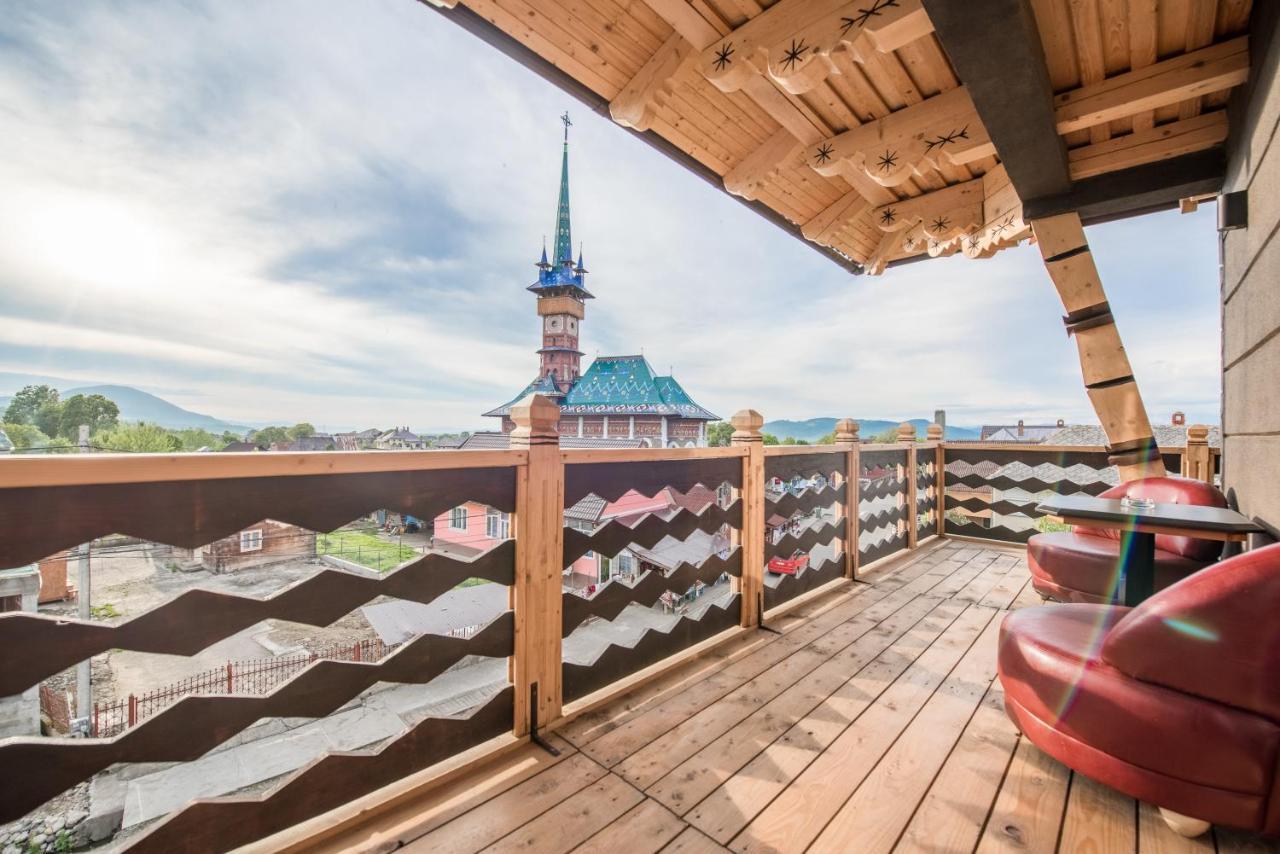 Hotel La Conacul Vesel à Săpînţa Extérieur photo