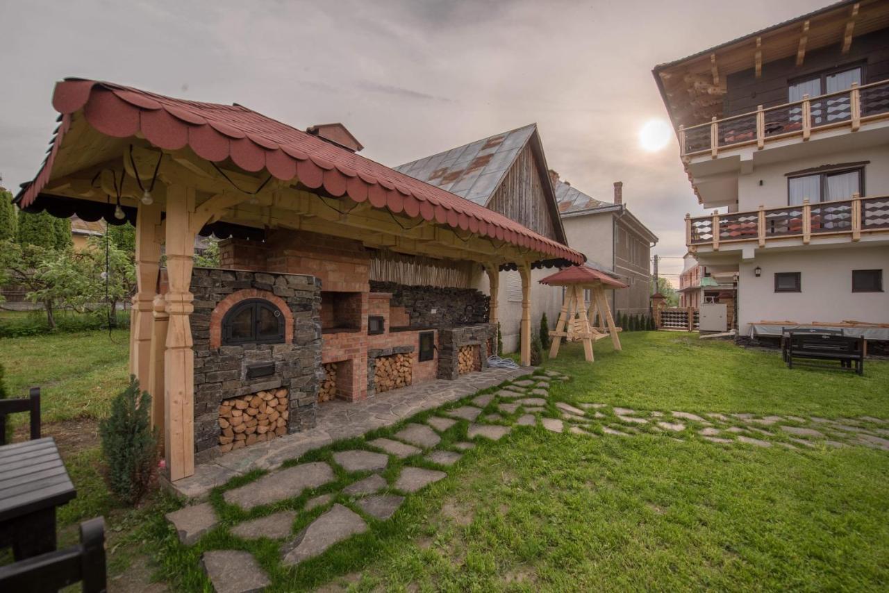 Hotel La Conacul Vesel à Săpînţa Extérieur photo